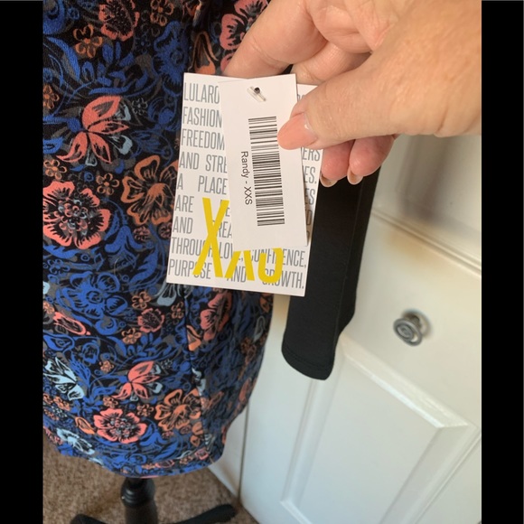 LulaRoe Randy Baseball t-shirt - Picture 3 of 6